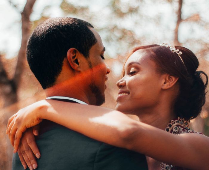 10 Signs She Is Madly in Love with You